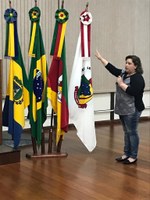 Adriana assume cadeira no Legislativo