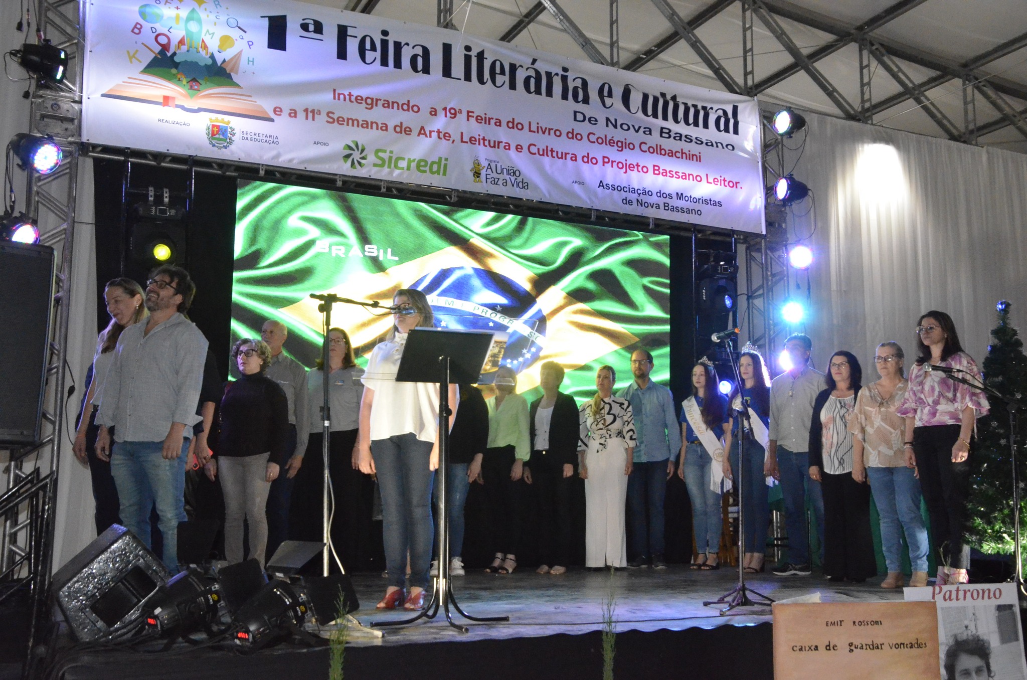 PRESIDENTE PARTICIPA DE ABERTURA DA 1ª FEIRA LITERÁRIA E CULTURAL   