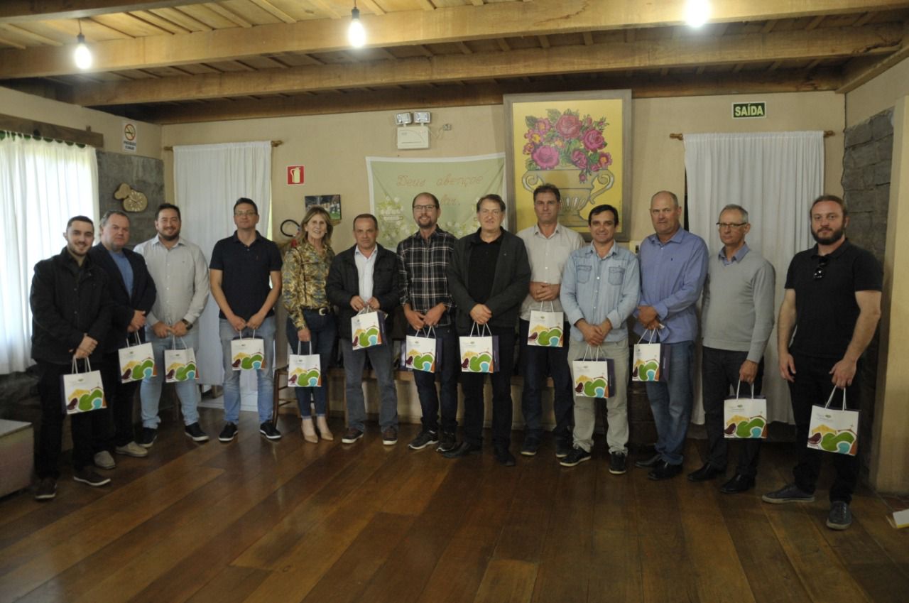 PRESIDENTE PARTICIPA DE REUNIÃO DO PARLAMENTO REGIONAL EM VILA FLORES