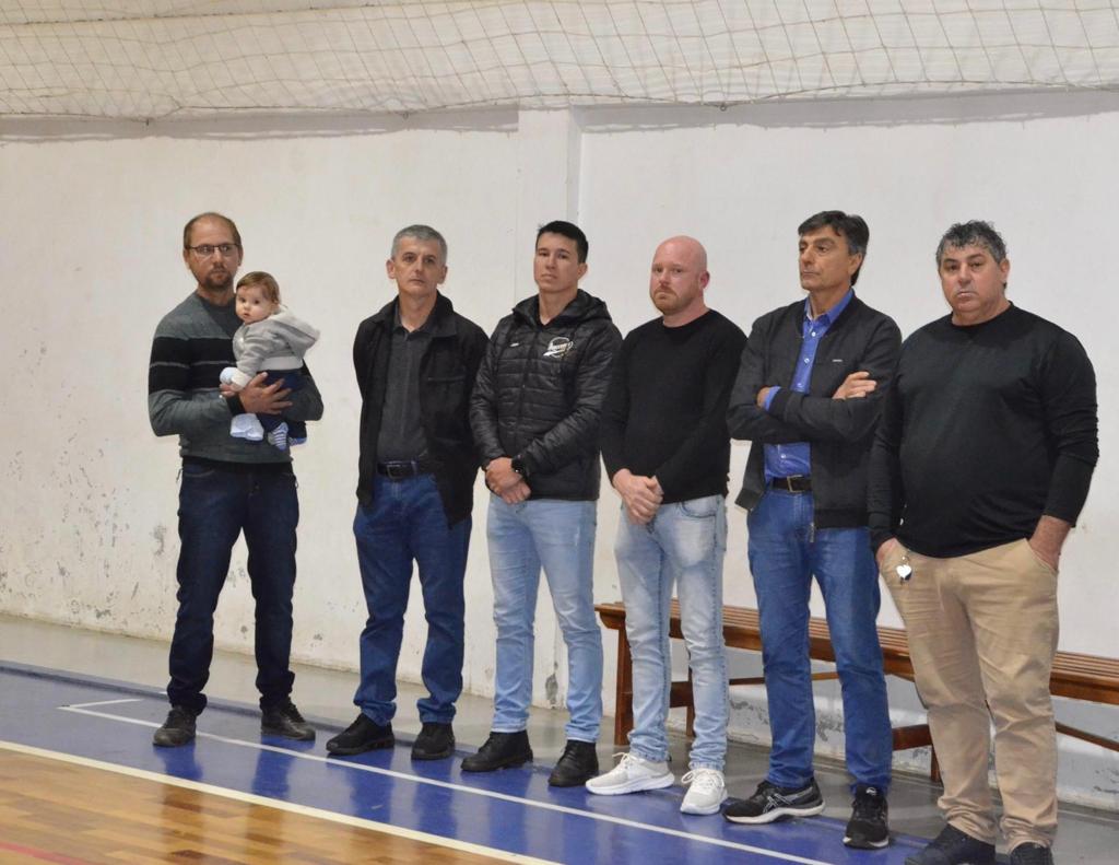 VEREADORES PARTICIPAM DE ABERTURA DO CAMPEONATO MUNICIPAL DE FUTSAL